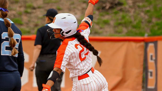 SU UNC Softball